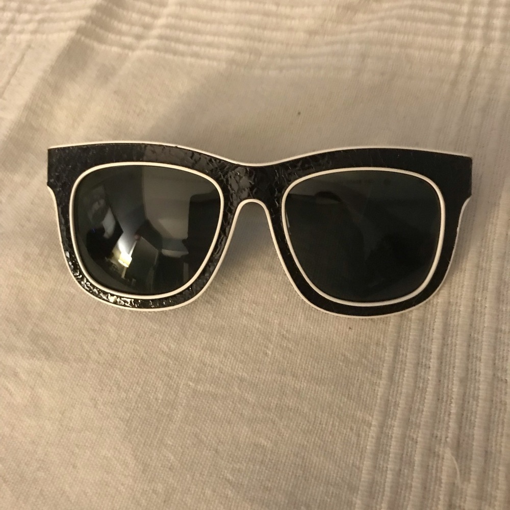 balenciaga sunnies 😎